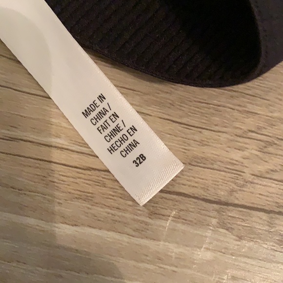 Victoria Secret Sports Bra - Picture 8 of 8